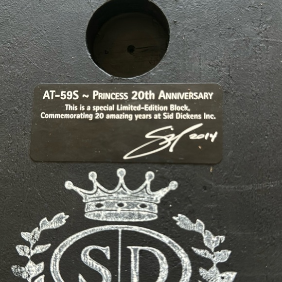 Sid Dickens Retired “Princess 20th Anniversary” - Picture 7 of 7